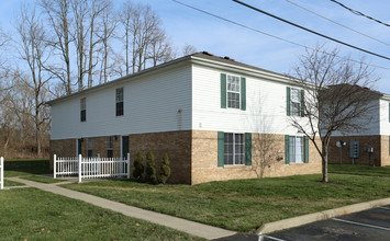 Chartwell Apartments in Lancaster, OH - Building Photo - Building Photo