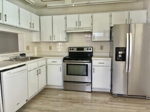 1024 S Independence Dr in Homestead, FL - Foto de edificio - Building Photo