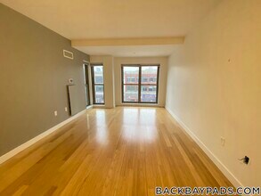 1085 Boylston St in Boston, MA - Building Photo - Building Photo