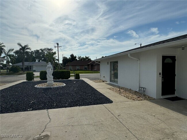 property at 3417 SE 15th Pl