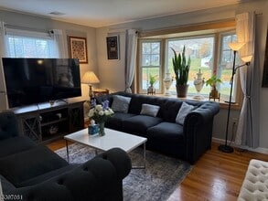 8 Charles St in Randolph, NJ - Building Photo - Building Photo