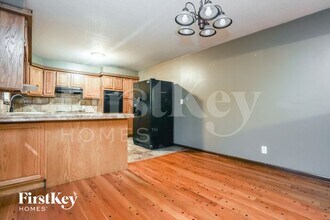 1301 SW Morningside Dr in Blue Springs, MO - Foto de edificio - Building Photo