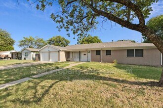 7009 Corona Dr in Fort Worth, TX - Building Photo - Building Photo