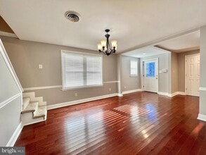 6833 Standish Dr in Hyattsville, MD - Foto de edificio - Building Photo