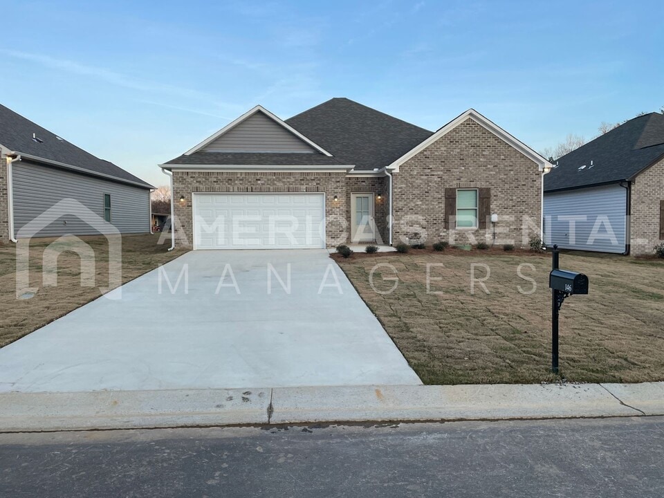 146 County Road 1019 in Thorsby, AL - Foto de edificio