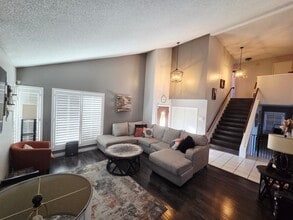 22 Ridge Crest Cir in Pomona, CA - Building Photo - Building Photo