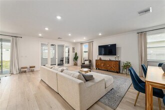 24400 NW 12th Pl in Newberry, FL - Building Photo - Building Photo