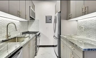 121 E 37th St, Unit 1B in New York, NY - Building Photo
