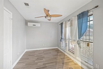 3850 Westmeadow Dr in Houston, TX - Building Photo - Building Photo