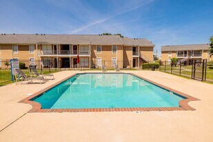 The Park at Vittoria in Houston, TX - Building Photo