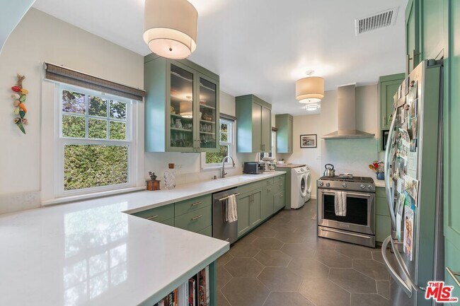 property at 1836 W Silver Lake Dr