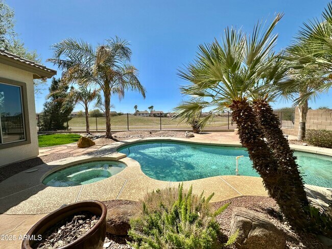 6562 S Crestview Dr in Gilbert, AZ - Building Photo - Building Photo