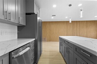 2520 NW 122nd St in Miami, FL - Building Photo - Building Photo