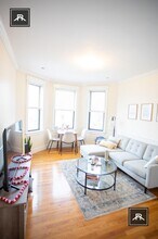 1340 Commonwealth Ave in Boston, MA - Building Photo - Building Photo