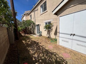 702 Jay Cir in Huntington Beach, CA - Building Photo - Building Photo