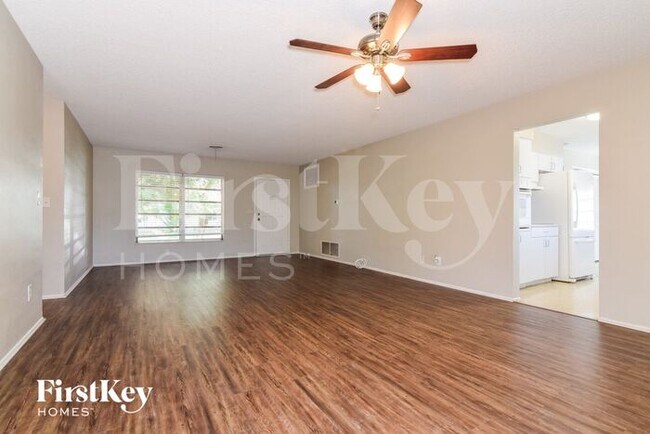 1466 Hunter Ln in Clearwater, FL - Building Photo - Building Photo