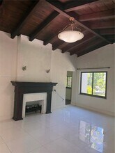 402 SW 33rd Ave in Miami, FL - Foto de edificio - Building Photo