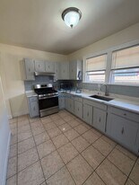 318 E 19th St in Paterson, NJ - Building Photo