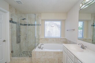 4914 Big Spring Cir in Missouri City, TX - Building Photo - Building Photo