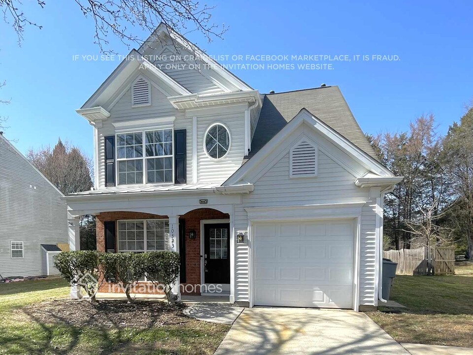 10323 Roundleaf Dr in Charlotte, NC - Building Photo