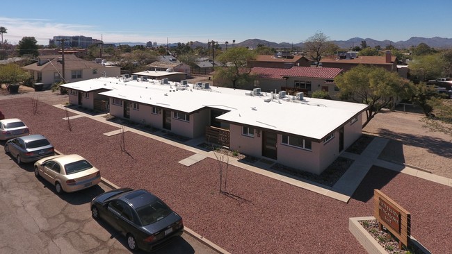 University Bungalows in Tucson, AZ - Foto de edificio - Building Photo