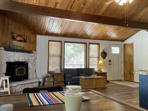 25300 Marion Ridge Dr in Idyllwild, CA - Building Photo - Building Photo