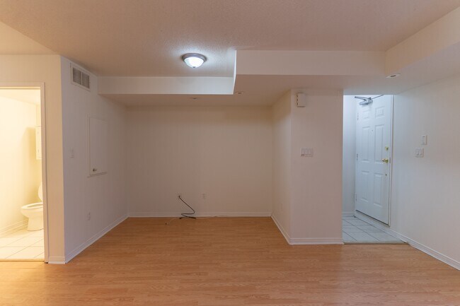 316-316 John St. in Markham, ON - Building Photo - Building Photo