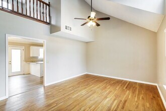 300 Vernon Traylor Dr in Smyrna, TN - Building Photo - Building Photo