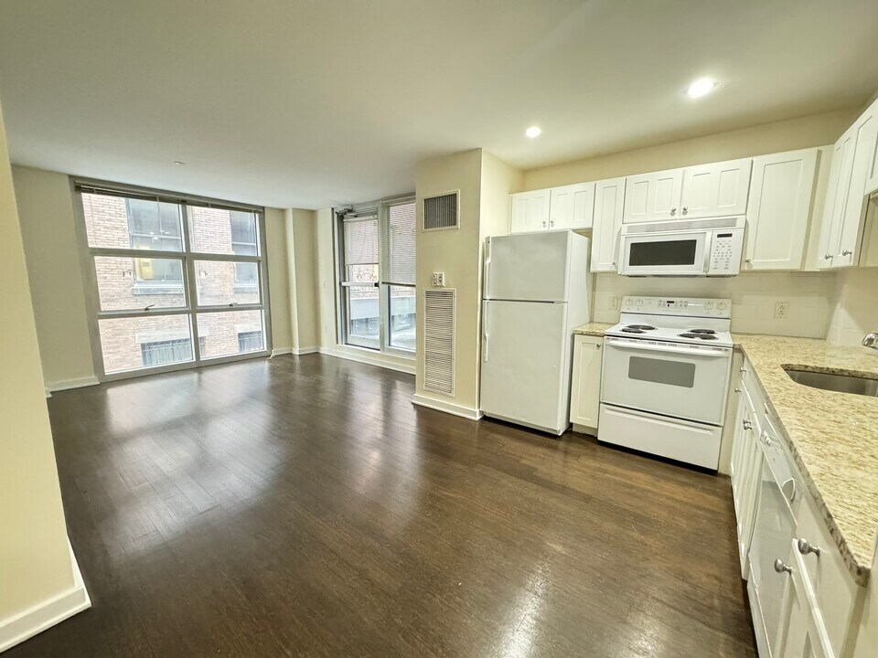 41 Boylston St, Unit 206 in Boston, MA - Building Photo