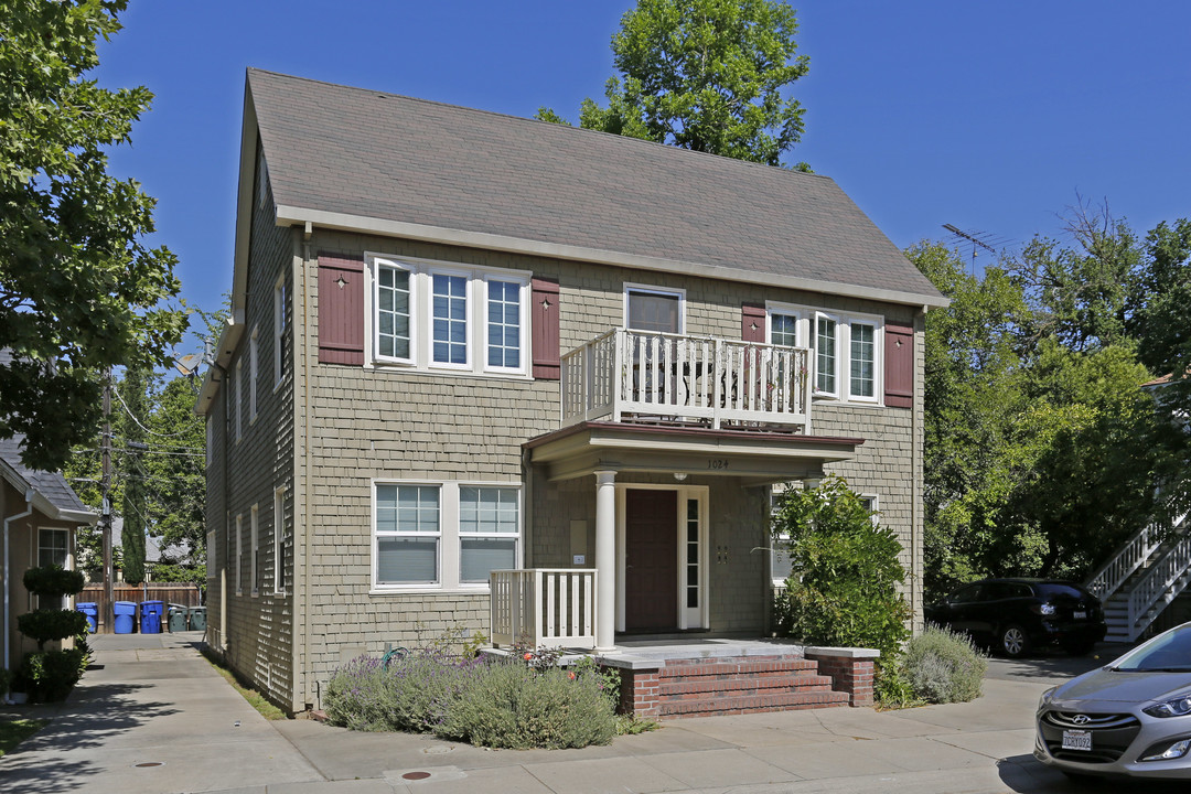 1024 35th St in Sacramento, CA - Building Photo