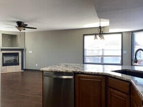 1209 Pinewood Dr in Osage Beach, MO - Foto de edificio - Building Photo