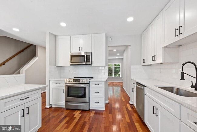 6187 Green Hollow Ct in West Springfield, VA - Building Photo - Building Photo