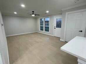 7022 Fondren Rd in Houston, TX - Building Photo - Building Photo