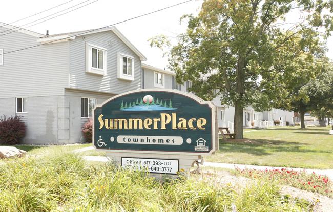 Summer Place Townhouses in Lansing, MI - Building Photo - Building Photo