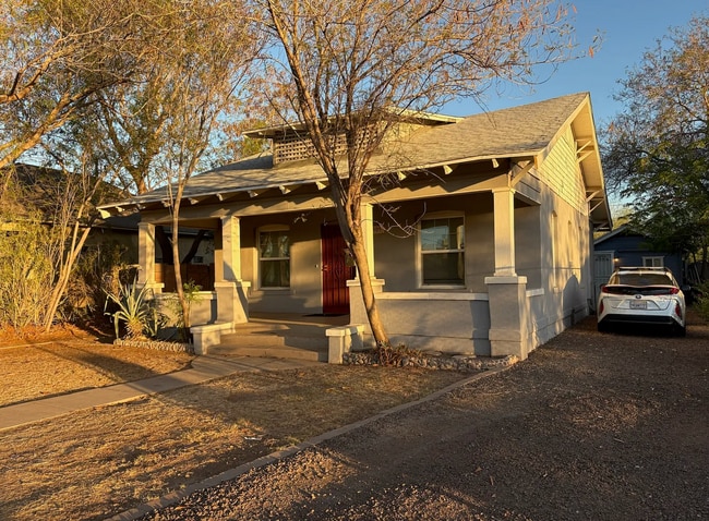 property at 1505 W Pierce St