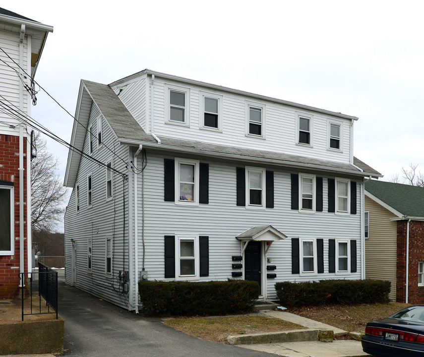 85 Manchester St in West Warwick, RI - Foto de edificio