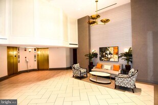 2725 Connecticut Ave NW in Washington, DC - Building Photo