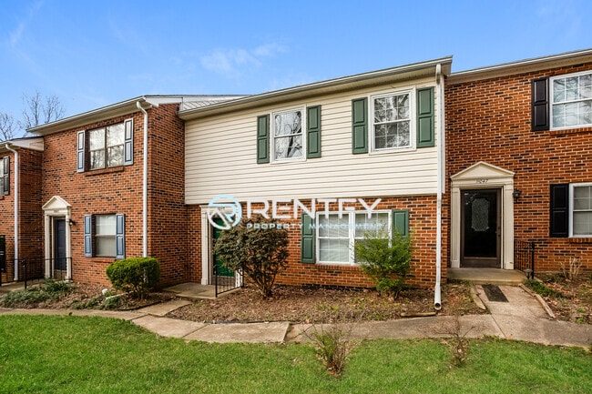 11045 Hunter Trail Ln in Charlotte, NC - Building Photo - Building Photo