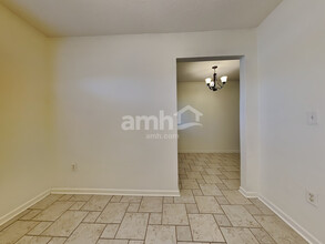 8069 Welbeck Ln in Jacksonville, FL - Building Photo - Building Photo