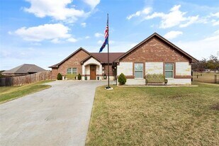 6504 Arcola Ct in Granbury, TX - Building Photo