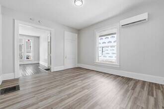 2411 Fox Ave in Fort Wayne, IN - Building Photo - Building Photo