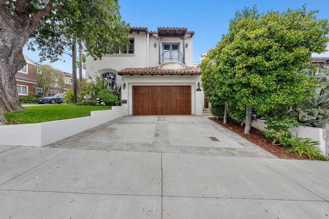 1901 John St in Manhattan Beach, CA - Building Photo - Building Photo