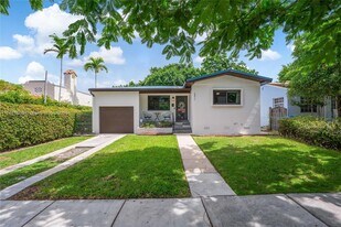 2371 SW 24th Ter in Miami, FL - Building Photo