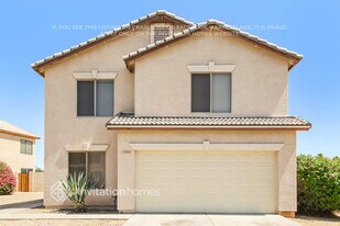 10307 W Denton Ln in Glendale, AZ - Building Photo