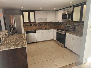 537 N University Dr in Plantation, FL - Building Photo - Building Photo