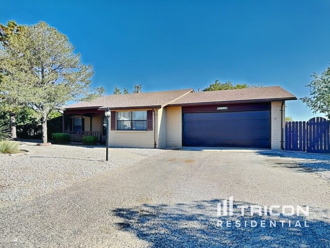 856 Rodeo Loop SE
