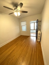 2433 W Dakin St, Unit Unit 2 in Chicago, IL - Foto de edificio - Building Photo