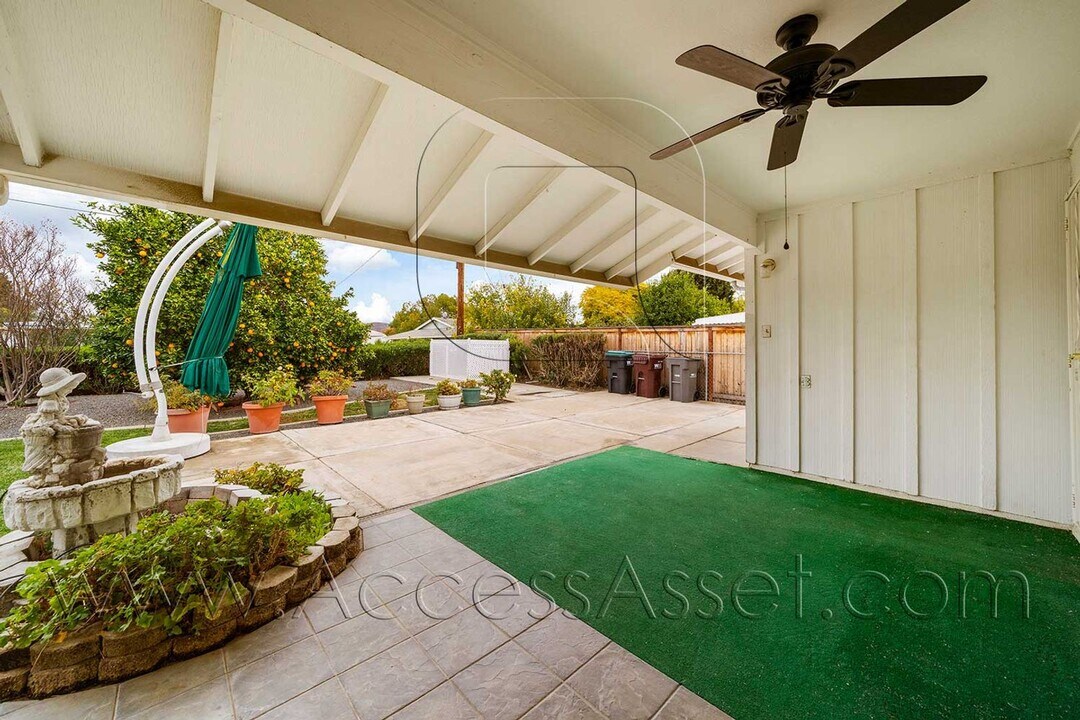 29090 Del Monte Dr in Menifee, CA - Building Photo