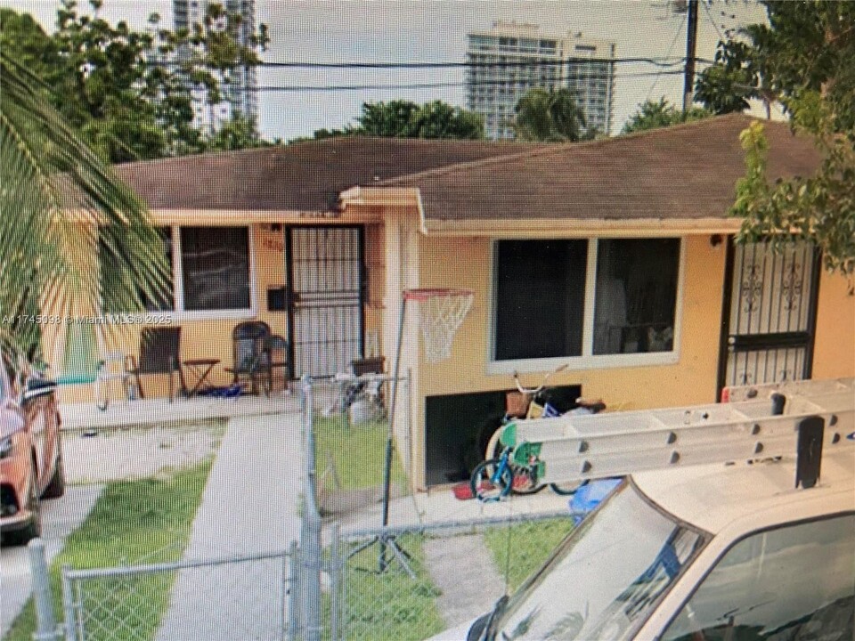 1870 NW 18th St in Miami, FL - Building Photo