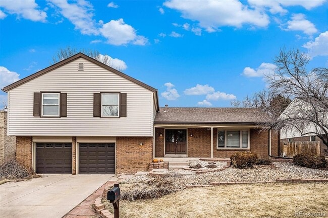 8345 E Hinsdale Ave in Centennial, CO - Building Photo - Building Photo